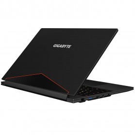 Gigabyte - 15.6" - Core i7 7700HQ - 16 GB RAM - 512 GB SSD